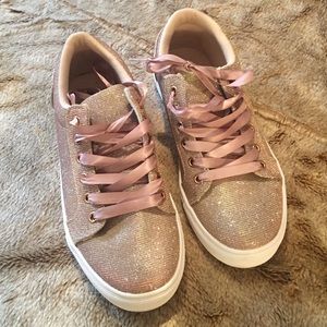 Just Fab new rose gold beautiful snickers 💓